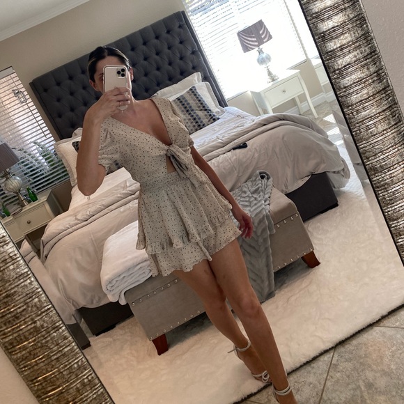 Nude Romper - Picture 2 of 3